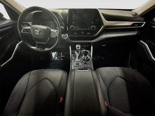 2021 Toyota Highlander LE