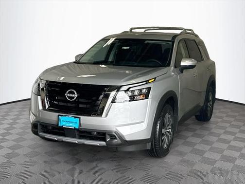 2025 Nissan Pathfinder SL 4WD