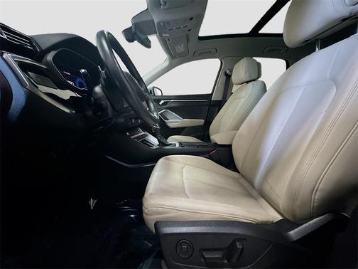 2021 Audi Q3 45 S line Premium