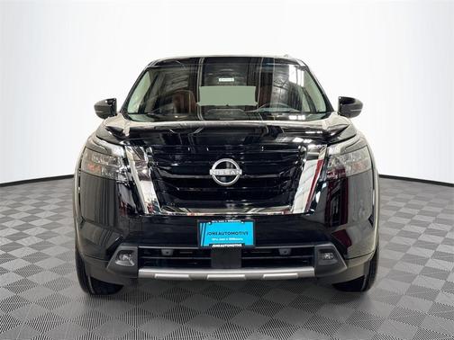 2025 Nissan Pathfinder Platinum 4WD