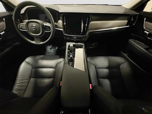 2023 Volvo V90 Cross Country B6 Plus