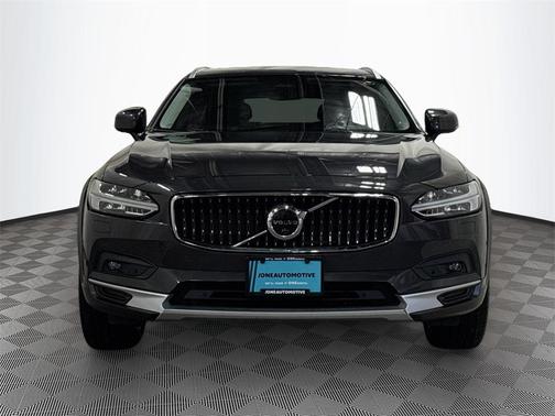 2023 Volvo V90 Cross Country B6 Plus
