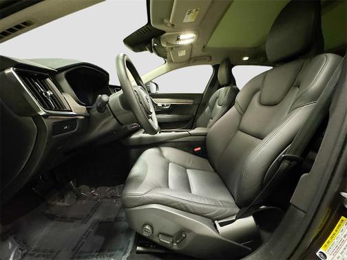 2023 Volvo V90 Cross Country B6 Plus