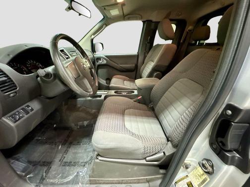 Radiant Silver 2011 Nissan Frontier SV