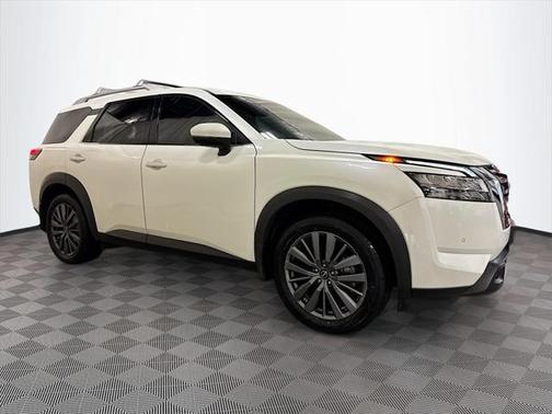 2024 Nissan Pathfinder SL 4WD