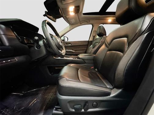 2024 Nissan Pathfinder SL 4WD