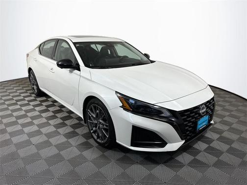 2023 Nissan Altima SR VC-Turbo FWD