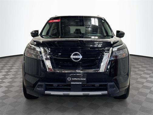 2025 Nissan Pathfinder SL 4WD