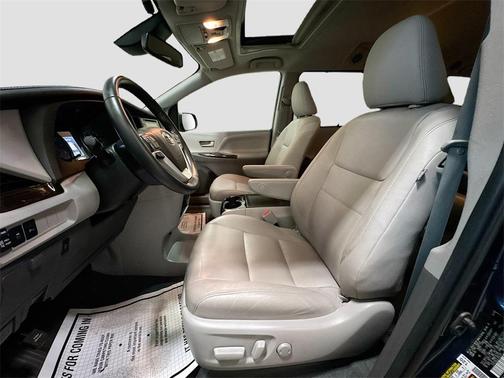 2020 Toyota Sienna XLE