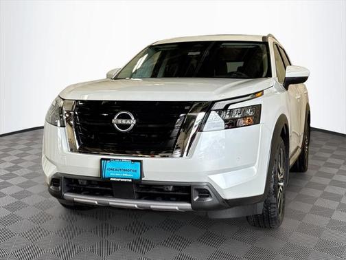 2025 Nissan Pathfinder Platinum 4WD