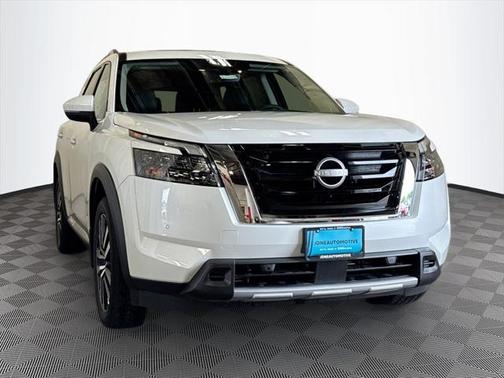 2025 Nissan Pathfinder Platinum 4WD