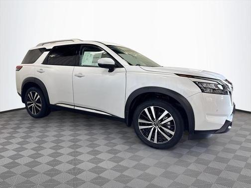 2025 Nissan Pathfinder Platinum 4WD