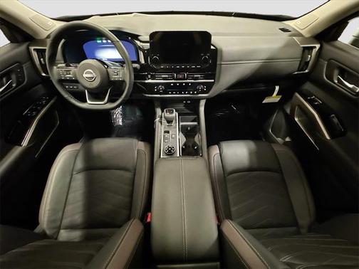 2025 Nissan Pathfinder Platinum 4WD