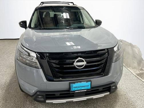 2025 Nissan Pathfinder Platinum 4WD