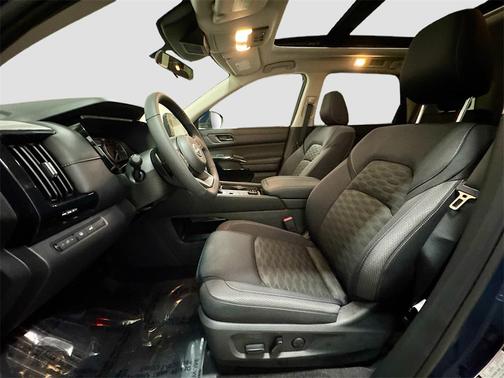 2025 Nissan Pathfinder SV 4WD