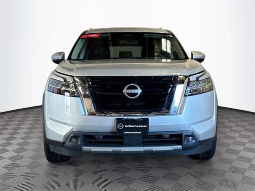 2022 Nissan Pathfinder SL 4WD