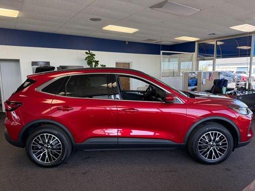2025 Ford Escape PHEV SE