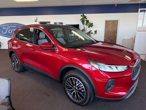2025 Ford Escape PHEV SE