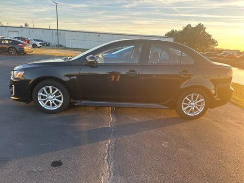 2016 Mitsubishi Lancer ES