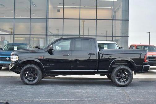 2020 RAM 2500 Laramie Crew Cab 4X4 6'4' Box