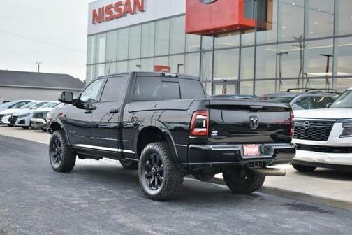 2020 RAM 2500 Laramie Crew Cab 4X4 6'4' Box