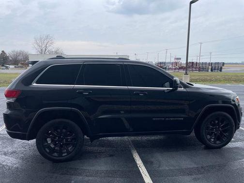 2020 Jeep Grand Cherokee Laredo