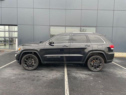 2020 Jeep Grand Cherokee Laredo