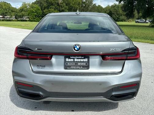 2022 BMW 740 i xDrive