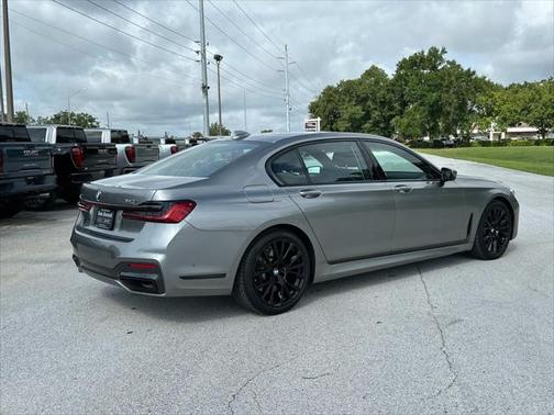 2022 BMW 740 i xDrive
