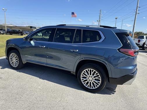 2025 GMC Acadia Denali