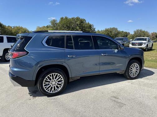 2025 GMC Acadia Denali
