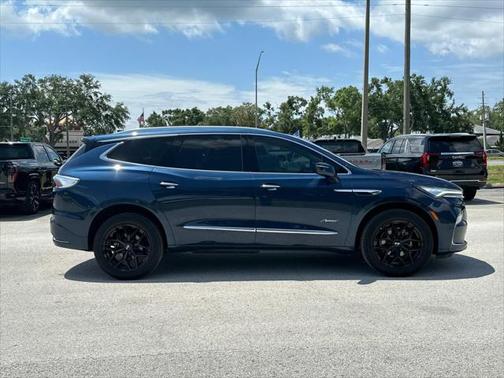 2022 Buick Enclave FWD Avenir