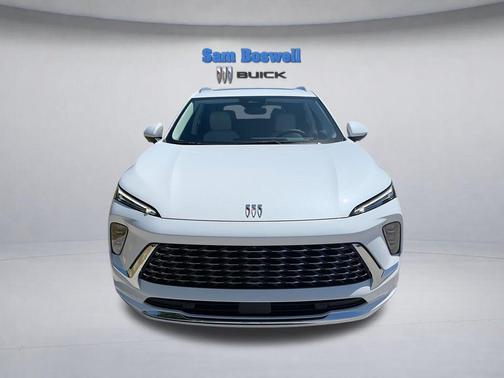 Iridescent White Tricoat 2026 Buick Envision Avenir AWD