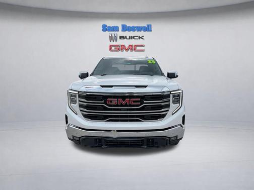 White Frost Tricoat 2023 GMC Sierra 1500 SLT