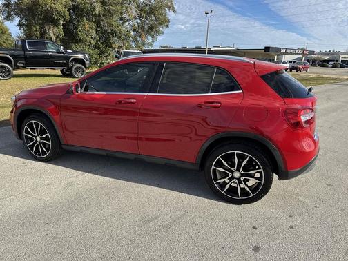 2017 Mercedes-Benz GLA 250 Base