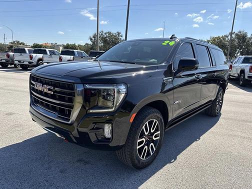 2024 GMC Yukon XL 4WD AT4