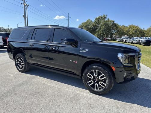 2024 GMC Yukon XL 4WD AT4