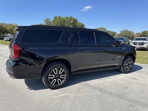 2024 GMC Yukon XL 4WD AT4