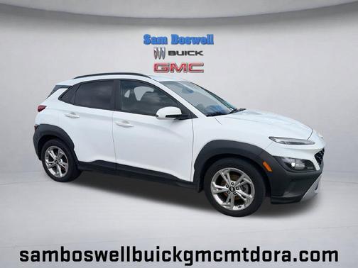 Lunar White 2022 Hyundai KONA SEL