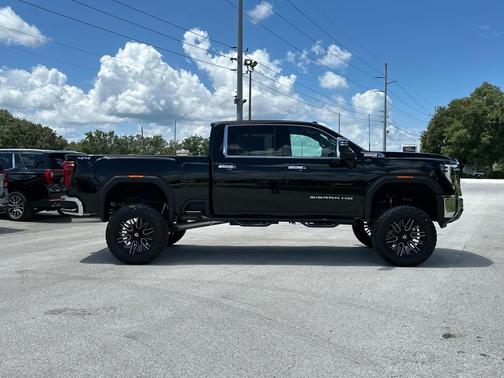 2025 GMC Sierra 2500 SLT
