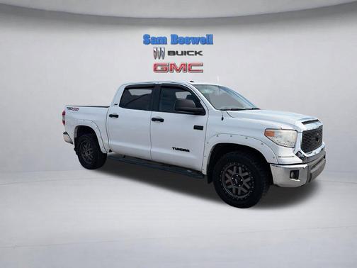 Super White 2017 Toyota Tundra SR5