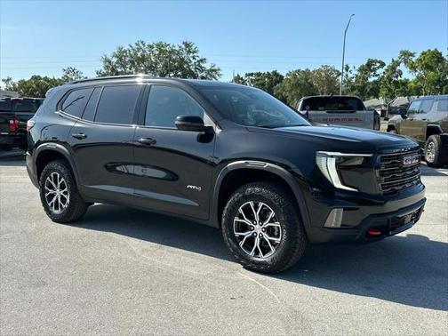 2025 GMC Acadia AWD AT4