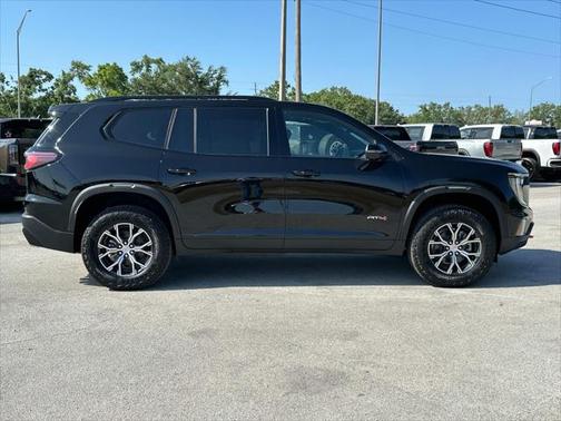 2025 GMC Acadia AWD AT4