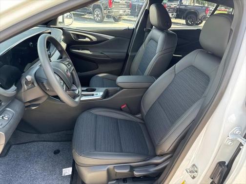 2025 Buick Envista Preferred FWD