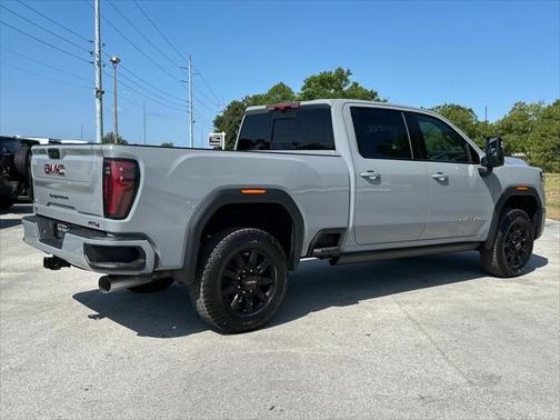 2025 GMC Sierra 2500 AT4