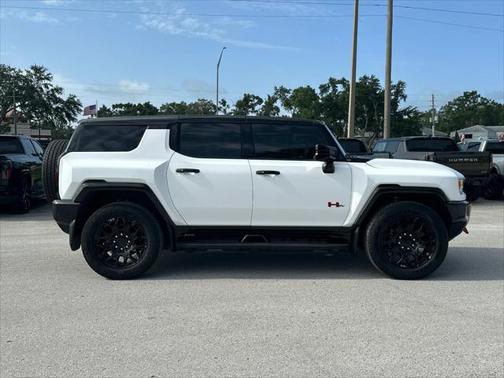 2025 GMC HUMMER EV SUV 2X