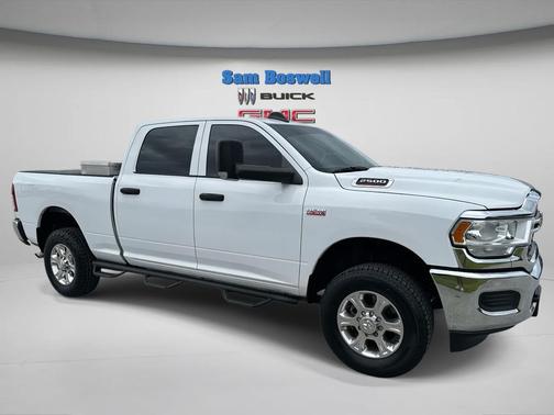 2022 RAM 2500 Tradesman Crew Cab 4x4 6'4' Box