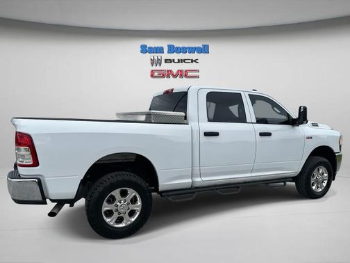 2022 RAM 2500 Tradesman Crew Cab 4x4 6'4' Box
