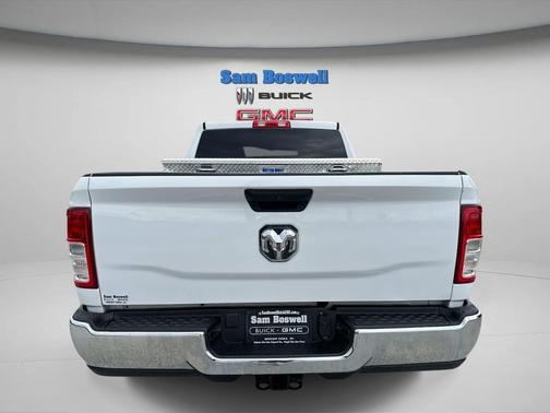 2022 RAM 2500 Tradesman Crew Cab 4x4 6'4' Box