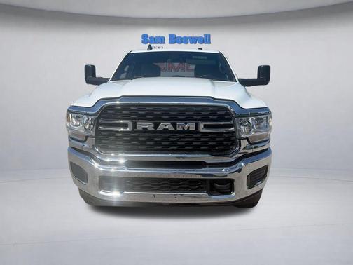Bright White Clearcoat 2022 RAM 2500 Big Horn Crew Cab 4x4 8' Box